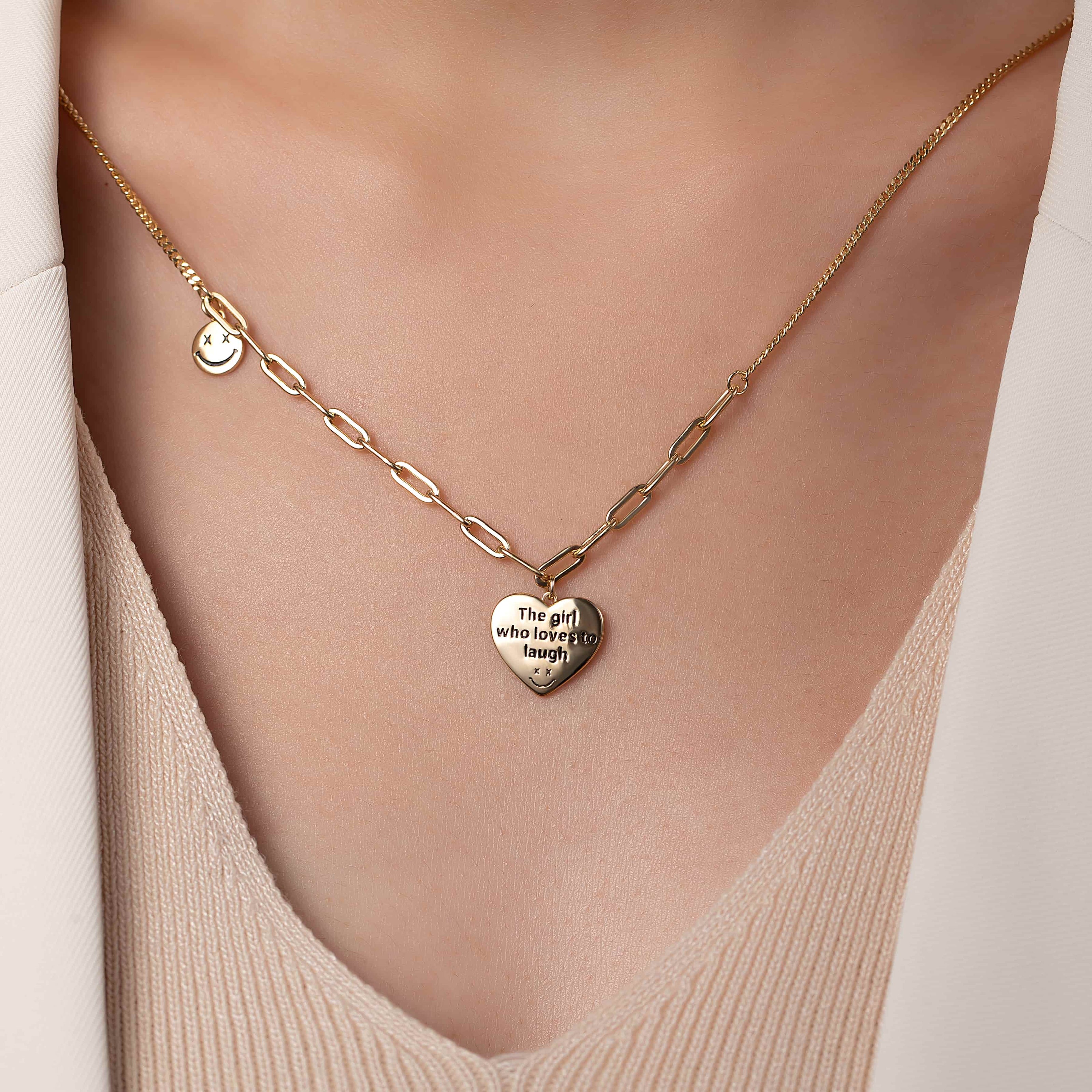 Collar corazón sonriente