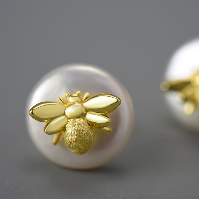 sterling silver and 18k gold bee earrings with white pearl for women