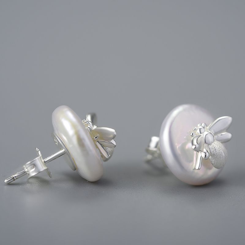 sterling silver and 18k gold bee earrings with white pearl for women