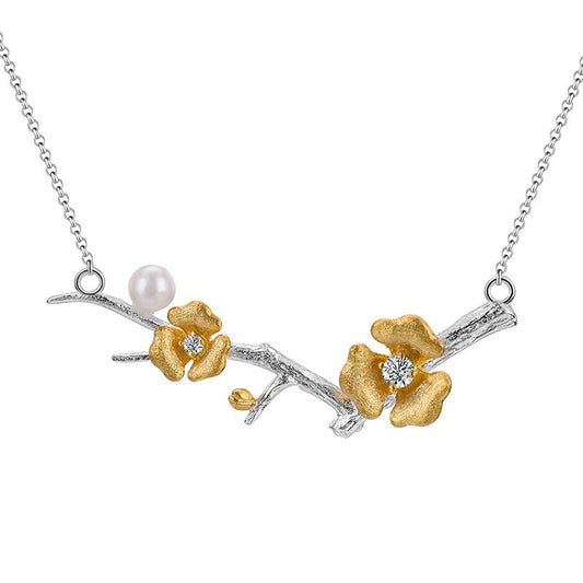 Collana di fiori di pruno invernale