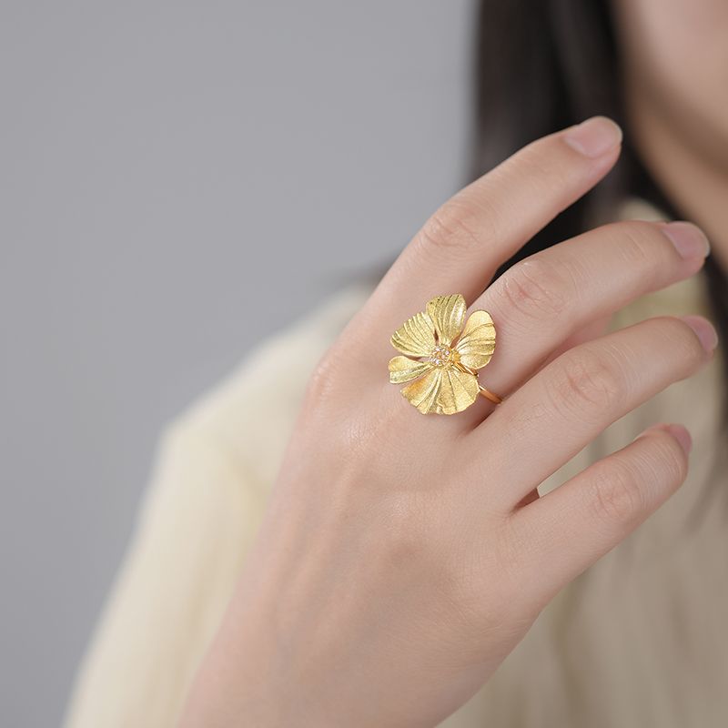 Anillo flor de peonía