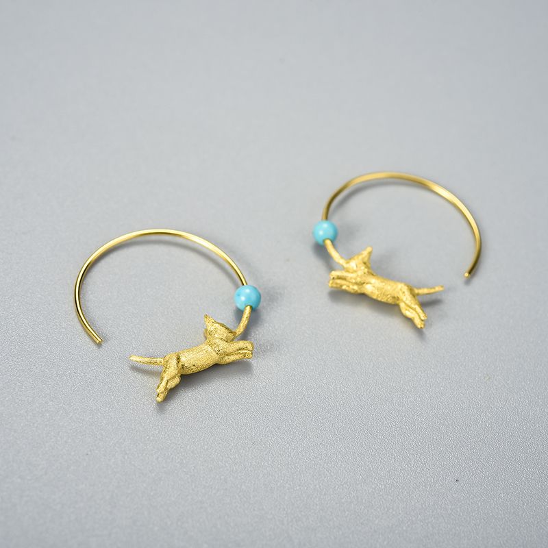 Pendientes Gato Corriendo Con Perla Azul y Plata de Ley Con Oro 18k Para Mujer