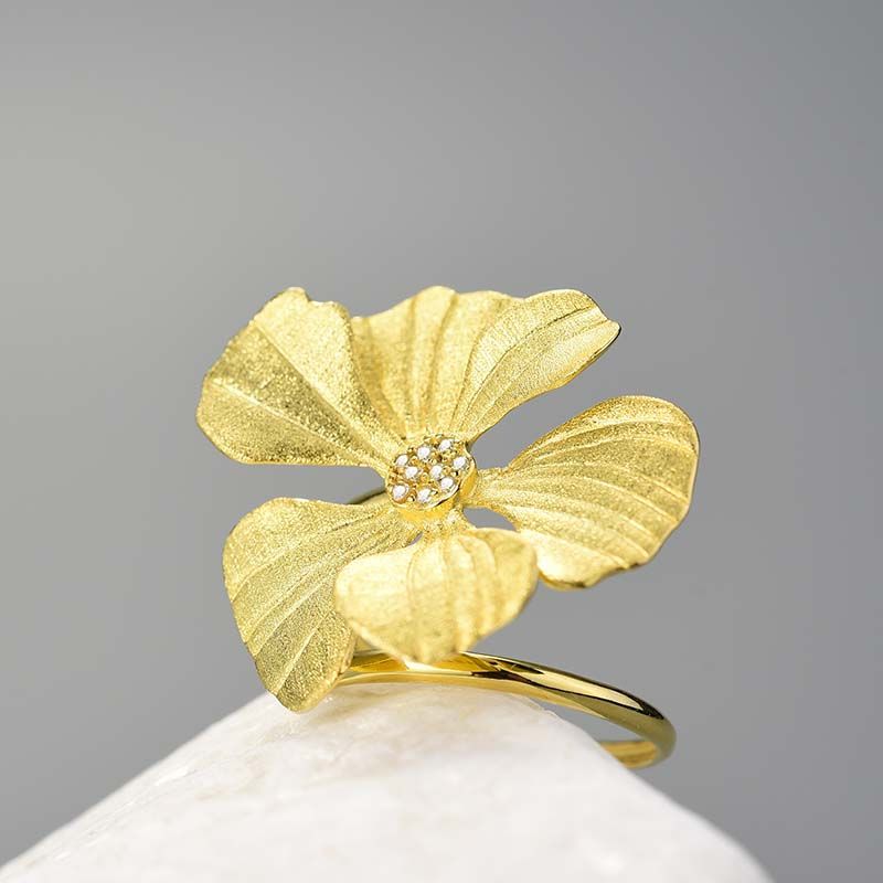 Anillo flor de peonía