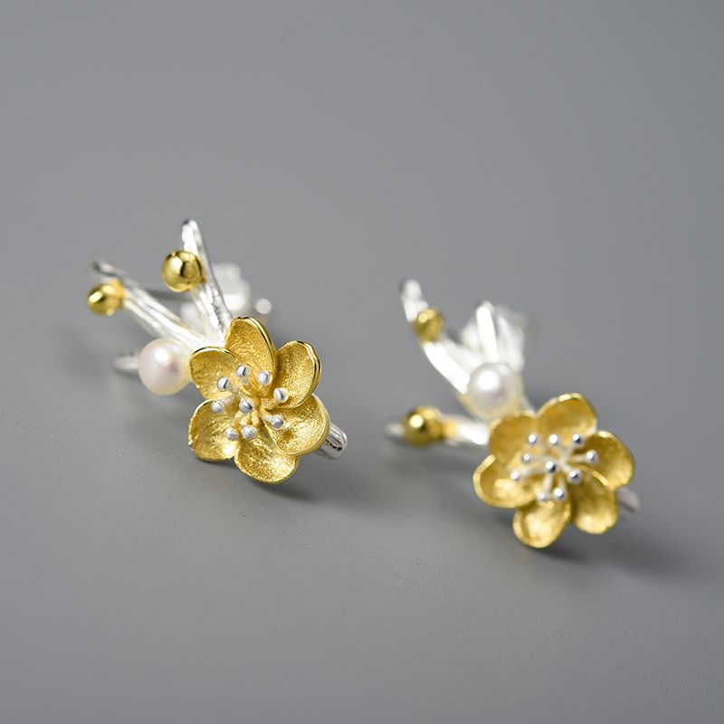 pendientes flor de ciruelo con perla blanca