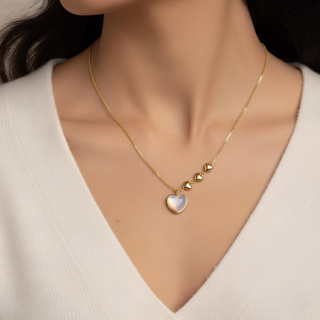 Collar Corazones Dorados de Amor